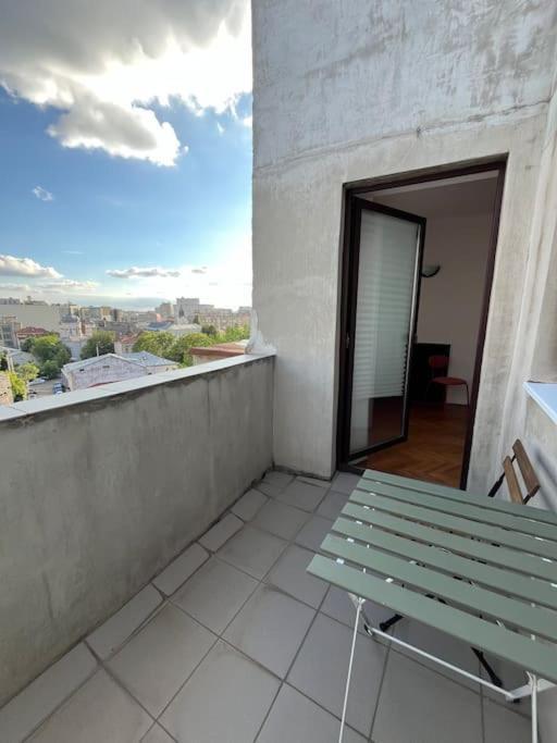 Downtown Unirii Square Private Economy Rooms With Shared Amenities Бухарест Экстерьер фото